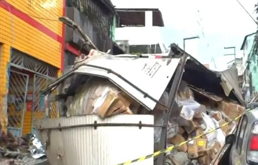 QUEBRADO POR DENTRO', DIZ MOTORISTA APÓS PERDER FILHO EM CAMINHÃO