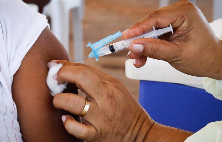 [Governo da Bahia publica normas de vacinação para servidores e empregados públicos]