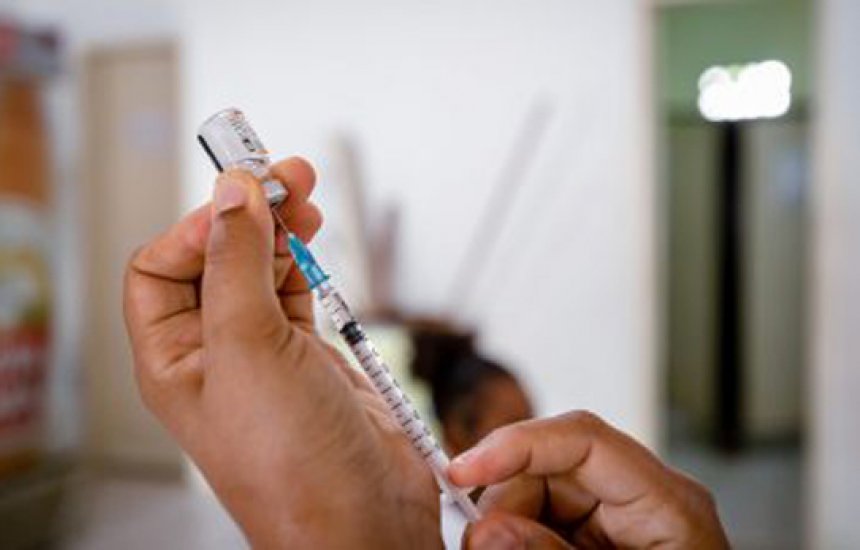 [Prefeitura de Camaçari suspende vacinação contra Covid-19]