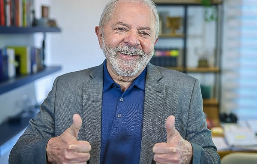 [Lula realiza comício com cobertura de drones da Polícia Federal e snipers]